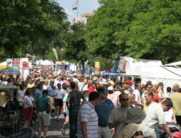 craft show crowd